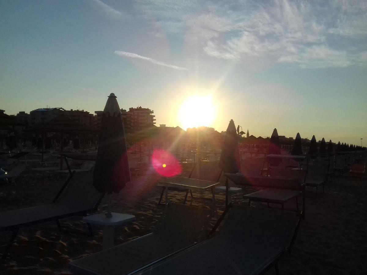 Residence Edera Ρίμινι Εξωτερικό φωτογραφία